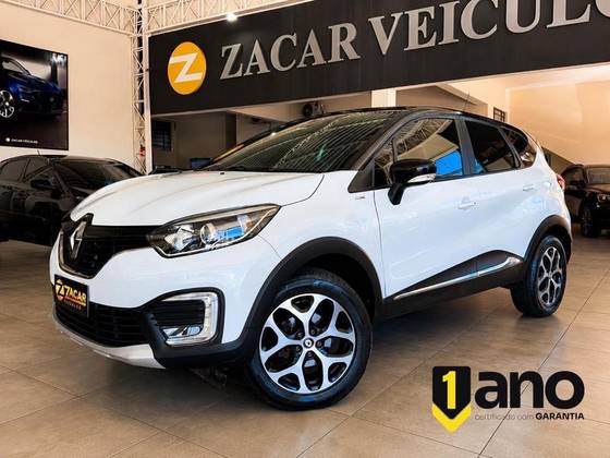 RENAULT CAPTUR 1.6 16V SCE FLEX BOSE X-TRONIC RENAULT CAPTUR 1.6 16V SCE FLEX BOSE X-TRONIC